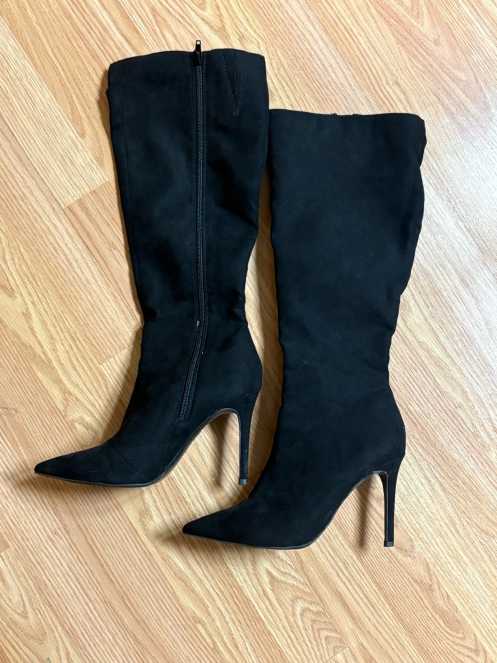 Black Pointed-Toe Stiletto Knee-High Boots - Women's